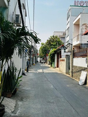 cho thuê nhà nguyên căn 1 trệt 1 lầu ngay cđ công thương phước long b q9 - giá 6tr/ tháng