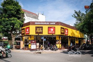 cho thuê mặt bằng vị trí vàng mặt phố đường láng mặt tiền 14m ngay ngã 3