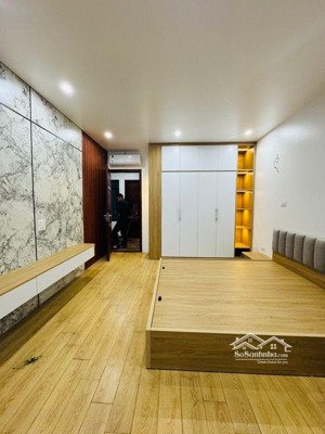 bán nhà thượng thanh 68m2 6 tầng 9,9 tỷ: dân xây, diện tích rộng, nhiều phòng ngủ, sát phố