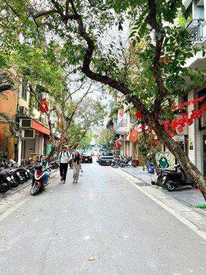 một trong những căn lô góc đẹp nhất kđt định công vừa ở vừa làm văn phòng, 36.5 tỷ.