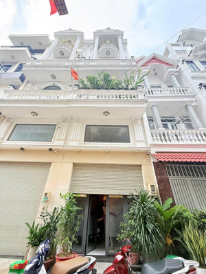 bán nhà khu cao cấp . nhà siêu đẹp lê trọng tấn .
dt:4x14m. kc: 1 trệt 1 lửng 3 lầu 7.4 tỷ tl