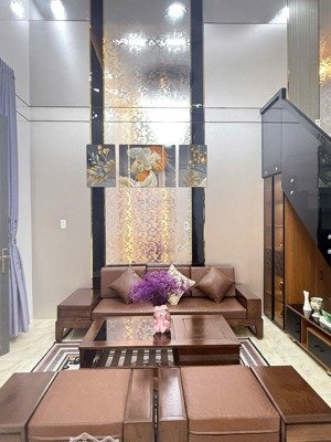 bán nhà 3 tầng bình hoà có dòng tiền -174m2 -ngang12x15 -đường xe hơi - chỉ 6 tỷ (34 tr/1m2)