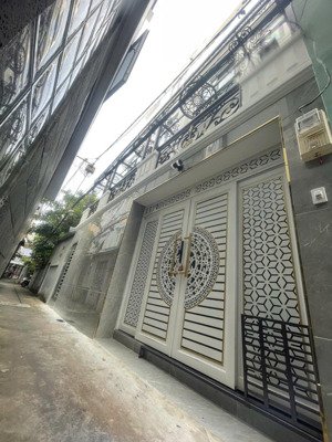 giá tốt nhất! nhà ngang 9m dài 5m ở đoàn thị điểm, p1, q.pn - 3 tầng chỉ 8,6 tỷ tl liên hệ ngay