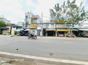 nhà đẹp vị trí dẹp cần bán khu dân cư hiện hữu