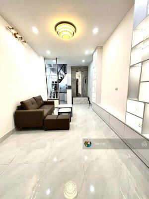 bán nhà riêng ngọc khánh ba đình 32m2, nhà 5 tầng thang máy, ngõ thông, giá 10,5 tỷ có thương lượng