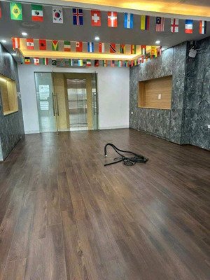 cho thuê nhà ngõ 47 nguyễn khả trạc 65m x5t ô tô đỗ cửa