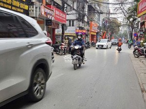 nhà hiếm rẻ đẹp tây mỗ đang bán. chỉ 5,65 tỷ. gọn gàng đẹp từng chi tiết vào ở luôn. gần vinsmart.