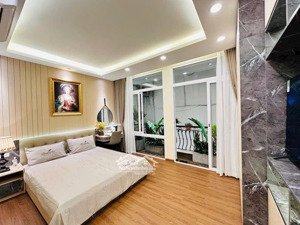 thông số hoàn hảo-phạm văn đồng-34m*5t*4mt*giá 9t-dân xây- cách ô tô tránh 15m-full đồ-ở vip.