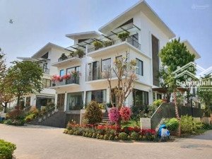 bán biệt thự đồi ngay sát phố cổ, biệt thự đơn lập hơn 300m2 có hầm để 5 ô tô