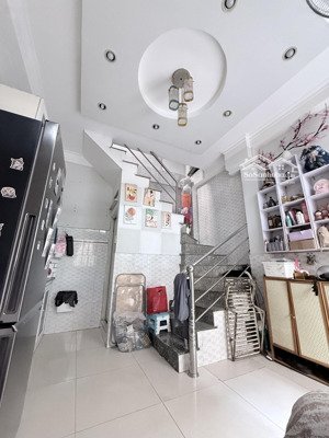 cho thuê nhanh 7tr5 3 phòng ngủ