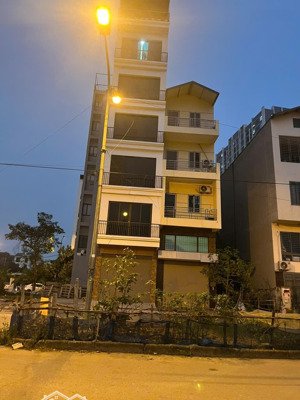 cho thuê nhà làm văn phòng hoặc ở.