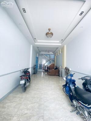 Nhà Mới 3 Tầng HXH - 4 x 19m Đường Liên Khu 4-5 - BHHB Giá 5.1 Tỷ