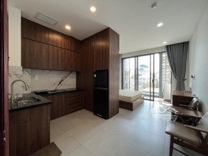 cho thuê đúng hình - đúng giá căn hộ mặt tiền đường hùng vương quận 5 có ban công thang máy cực mới