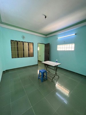 cho thuê phòng trọ quận 10, khu an ninh; có máy lạnh; free 2 xe máy và wifi đối diện bv 115