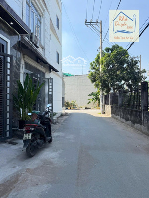 nhà 1/ tx43, nhà đẹp số 2 thì còn nhiều căn khác đẹp số 1