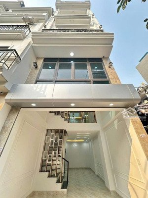 cực rẻ - 4,6 tỷ có nhà kim chung - lai xá 31m2 5 tầng giá 4,6 tỷ - lh 