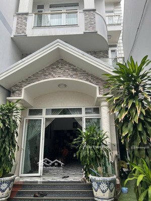 chính chủ gấp bán mặt tiền nguyễn bỉnh khiêm, p1, gò vấp cn=158m2. có thang máy 5 tầng. chỉ 26 tỷ