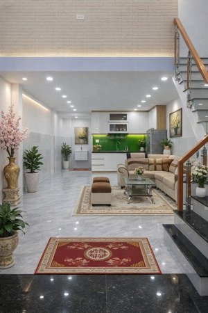 nhà đẹp ngay etown cộng hòa kế nhà ga t3 ngang 4m dài 12m với 2pn