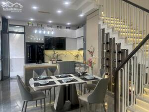 CHO THUÊ NHÀ 3 TẦNG LÔ GÓC – PHƯỜNG BÌNH CHUẨN- THÀNH PHỐ THUẬN AN, BÌNH DƯƠNG – FULL NỘI THẤT (CHỈ VIỆC VÀO Ở )