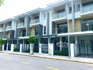 liền kề 96m2 view công viên cực đẹp hướng tây nam hoàn thiện full nội thất chỉ 7.7 tỷ