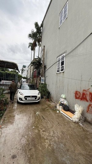 bán đất 38m phụng châu oto đỗ cách 1 nhà. giá 2ty85.lh 