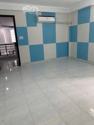 cho thuê nhà nguyên căn 1358// quang trung phường 14 gò vấp, 3pn có sẵn 3 máy lạnh