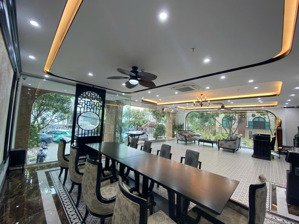 cho thuê lô góc bt đơn lập mt 30m tại trung hòa nhân chính - 250m2 4 tầng có hầm có sân vườn