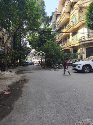 chính chủ nhờ cho thuê nhà 55m 5 tầng đường 2oto tránh giá 24triệu/tháng