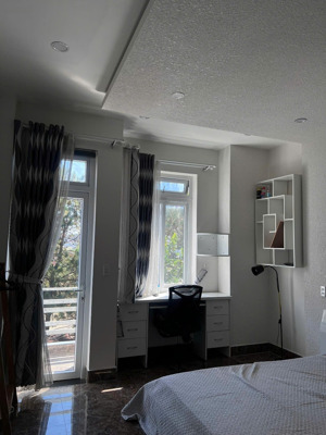 bán căn nhà phố ngô quyền- p6 đà lạt- nhà mới 4 tầng- 13,5 tỷ- 7p, cách hồ xh 3km( kqh lam sơn )