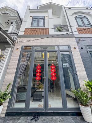 TẶNG XE SH - Bán nhà lầu xây mới hẻm 6 Trần Vĩnh Kiết