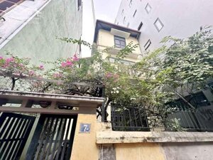 Bán nhà Đội Cấn, Ba Đình, sân vườn, gần ôtô, giá đầu tư, 150mx3t, 32 tỷ, 0985696268