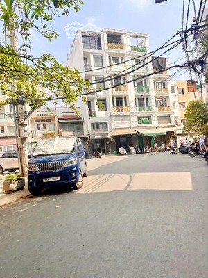 bán nhà mặt tiền kinh doanh , ngay ngã tư phú nhuận , ngang 4,5m , 6pn , 6wc vỉa hè rộng thoáng