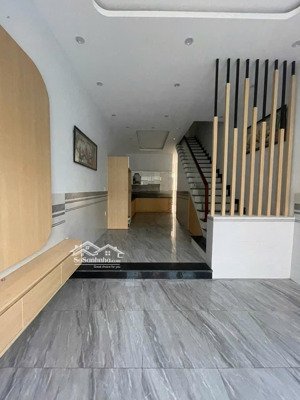 bán nhà 2 tầng 1 sân thượng kqh hương sơ