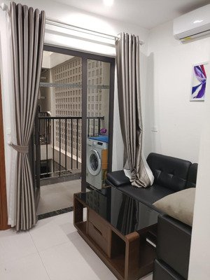 chính chủ cho thuê chung cư mini 1 ngủ riêng 43m2 full đồ phố hồng tiến giá 6.5 triệu: 