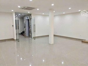 mặt phố trần khát chân 150m2 x 5 tầng, mặt tiền 8m, giá 230 triệu/tháng. l/h: 