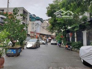 đất vàng ở gần hồ đền lừ 165m x 2 tầng, gần ô tô tránh.