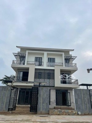 mở bán quỹ căn biệt thự centa riverside gần sông, có ck,hỗ trợ lãi suất 24 tháng , đơn giá 76tr/m2