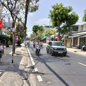 nhà 4 tầng hoàn công đủ - xe hơi đỗ cửa - phạm thế hiển khu xóm đạo - sổ vuông vức - chỉ 5 tỷ 6.