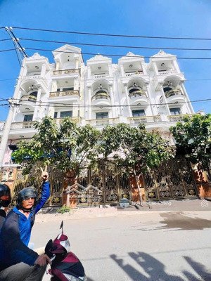 mặt tiền có thang máy 4x18m thạnh lộc 29 tiện mở vp công ty... trung tâm bán trú, dạy học, spa..