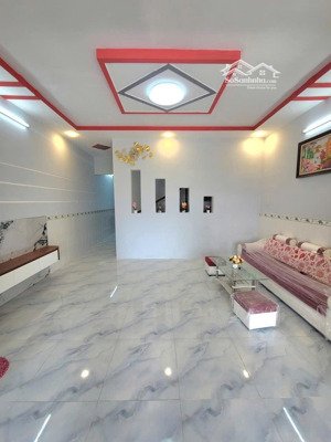 nhà rộng thông thoáng 200m2 cách bến xe quận 8 - 20 phút, 5 phút ra cao tốc long thành - dầu giây