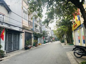 hiệp bình chánh- gần chợ hiệp bình- 66m2- ngang 6m- 3 tầng kiên cố- hxh quay đầu- 8.9t