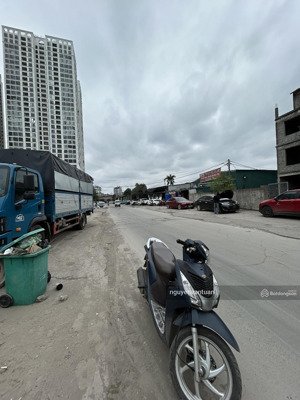 tôi chính chủ bán biệt thự nguyễn xiển dt 220m x 4 tầng mặt tiền 9.5m