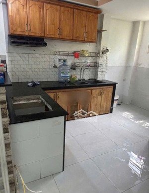 nhà sổ riêng phường long trường. 52m2 ngang 4m. đường thông 6m giá 3.550 tỷ