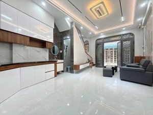 siêu phẩm lạc long quân, quận tân bình, hẻm 6m, 42m2, 3 tầng 4pn, ngang 4.5m, full nội thất, 5.95t