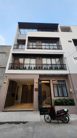 hiếm! nhà mới xây 100% ngang 8m, sát sông vàm thuật.