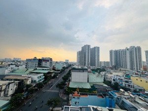 hàng thơm, mặt tiền đường lý chiêu hoàng, bình phú quận 6, dòng tiền trên 60tr/th, có hầm, thang má