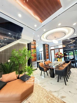 gấp bán nhà 4 tầng,5x18,có thang máy.khu phân lô đường 12m tân mỹ,view kênh sông.nhỉnh 17 tỷ