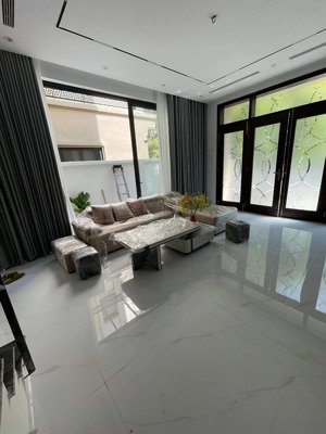 gia đình chuyển vào nội thành, cần cho thuê gấp vin2,3