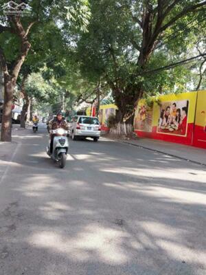 BÁN GẤP NHÀ HOÀNG HOA THÁM TT BA ĐÌNH GIÁP RANH TÂY HỒ, CẦU GIẤY MỚI KOONG THANG MÁY 9P FULL ĐỒ KHÉP KÍN DÒNG TIỀN 50 TRIỆU/ THÁNG.