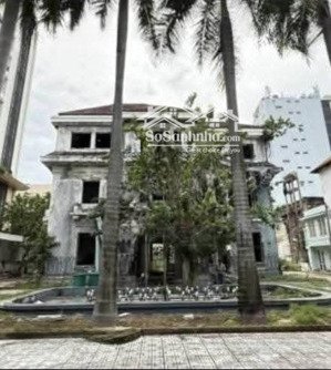 biệt thự khủng!! pasteur q1. không phải đại gia vui lòng tìm bđs khác ạ!!. !3.033m2, được xd hầm